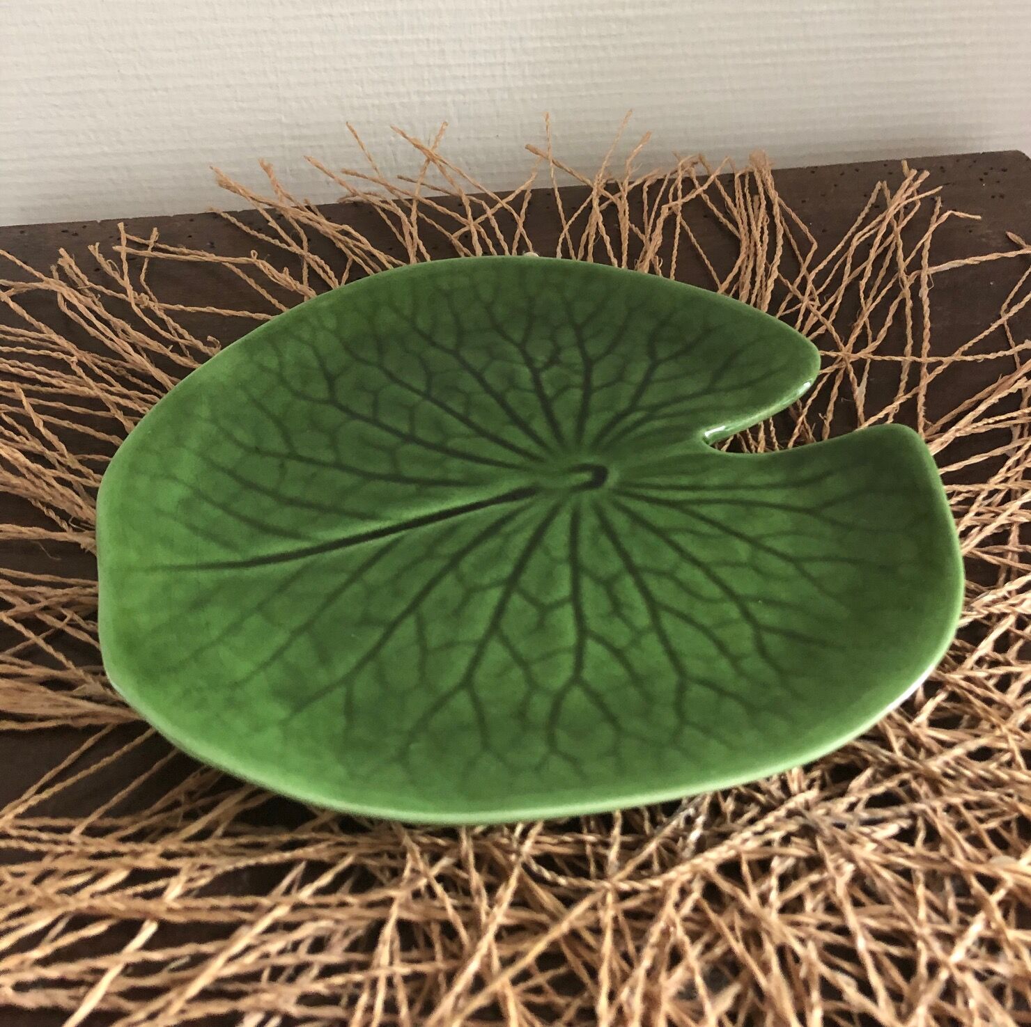 Plate water lily