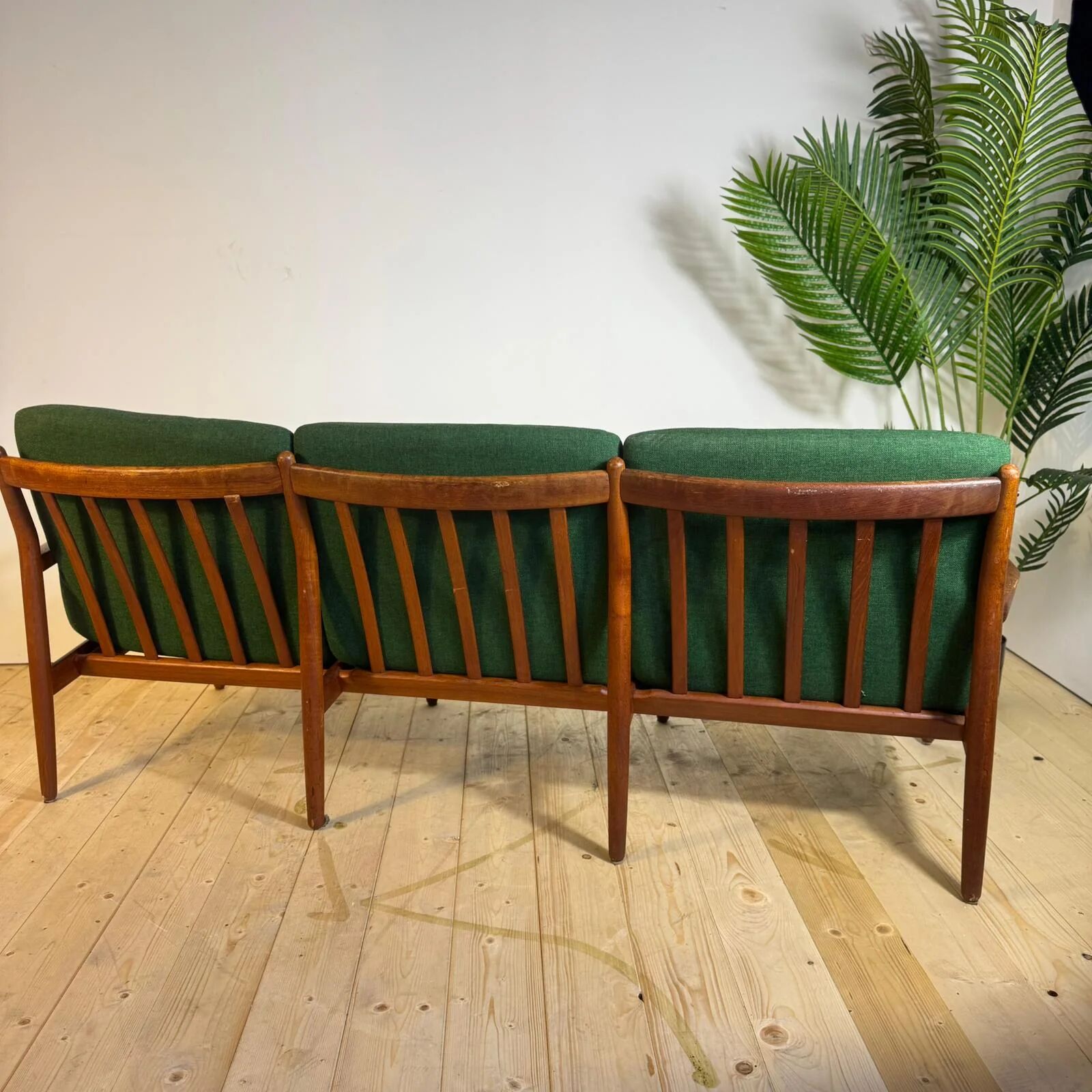 Vintage three-seater canapé by Svend Aage Eriksen for Glostrup Møbelfabrik – Danish design from the 1960s.