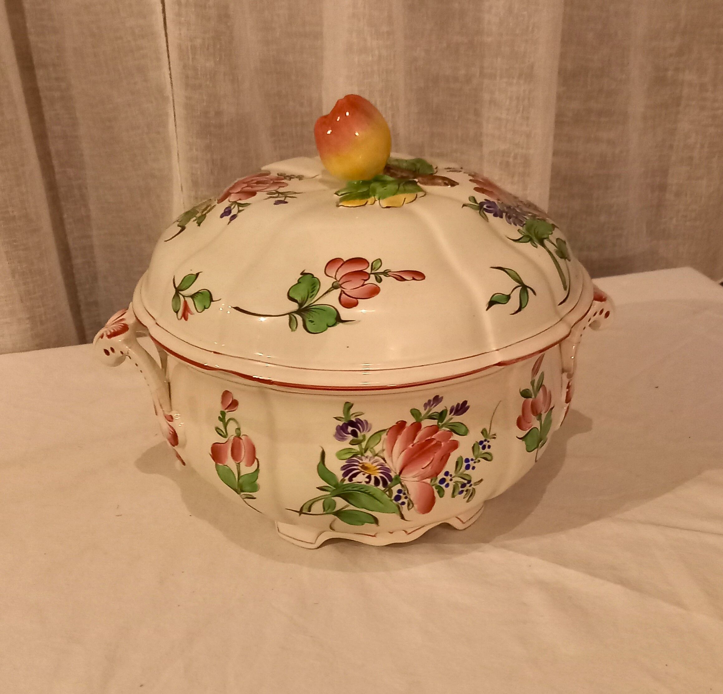 Tureen/vegetable Lunéville flowers (tulip - pink) early twentieth century