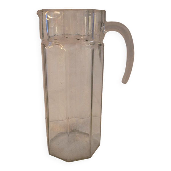 pichet octogonal en verre moulé épais – France – années 1950–1960