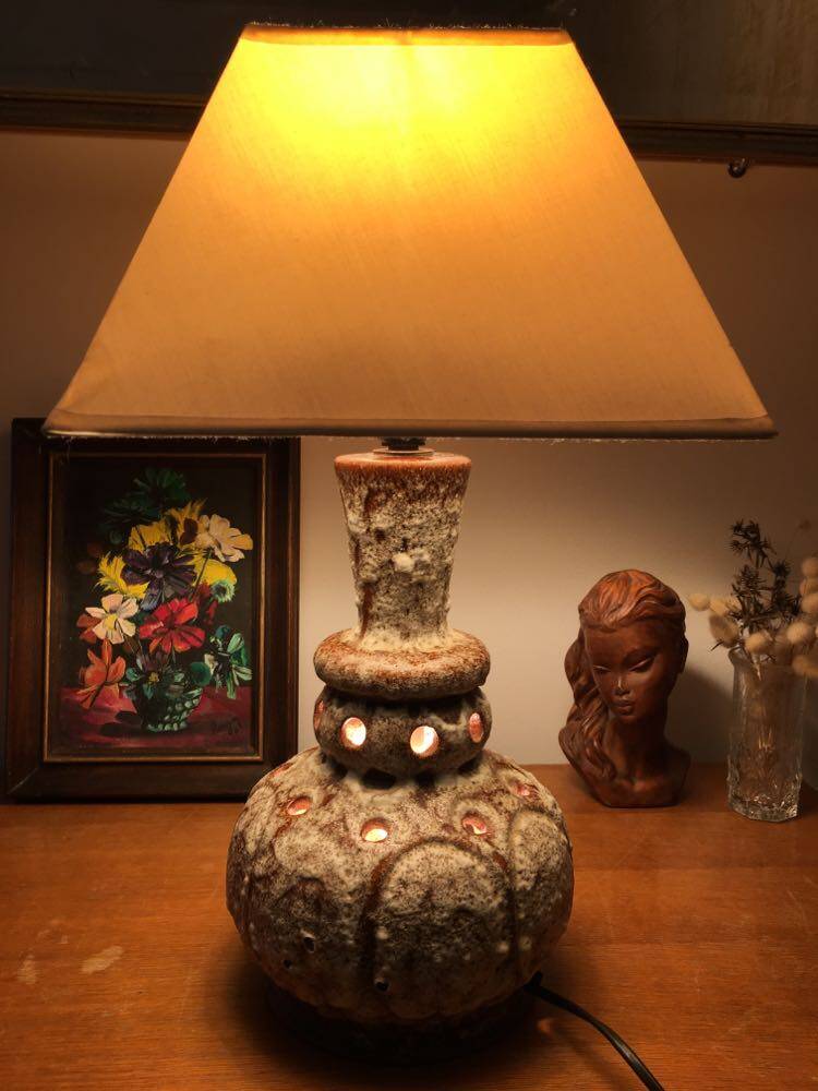 Fat lava ceramic lamp base with 2 bulbs