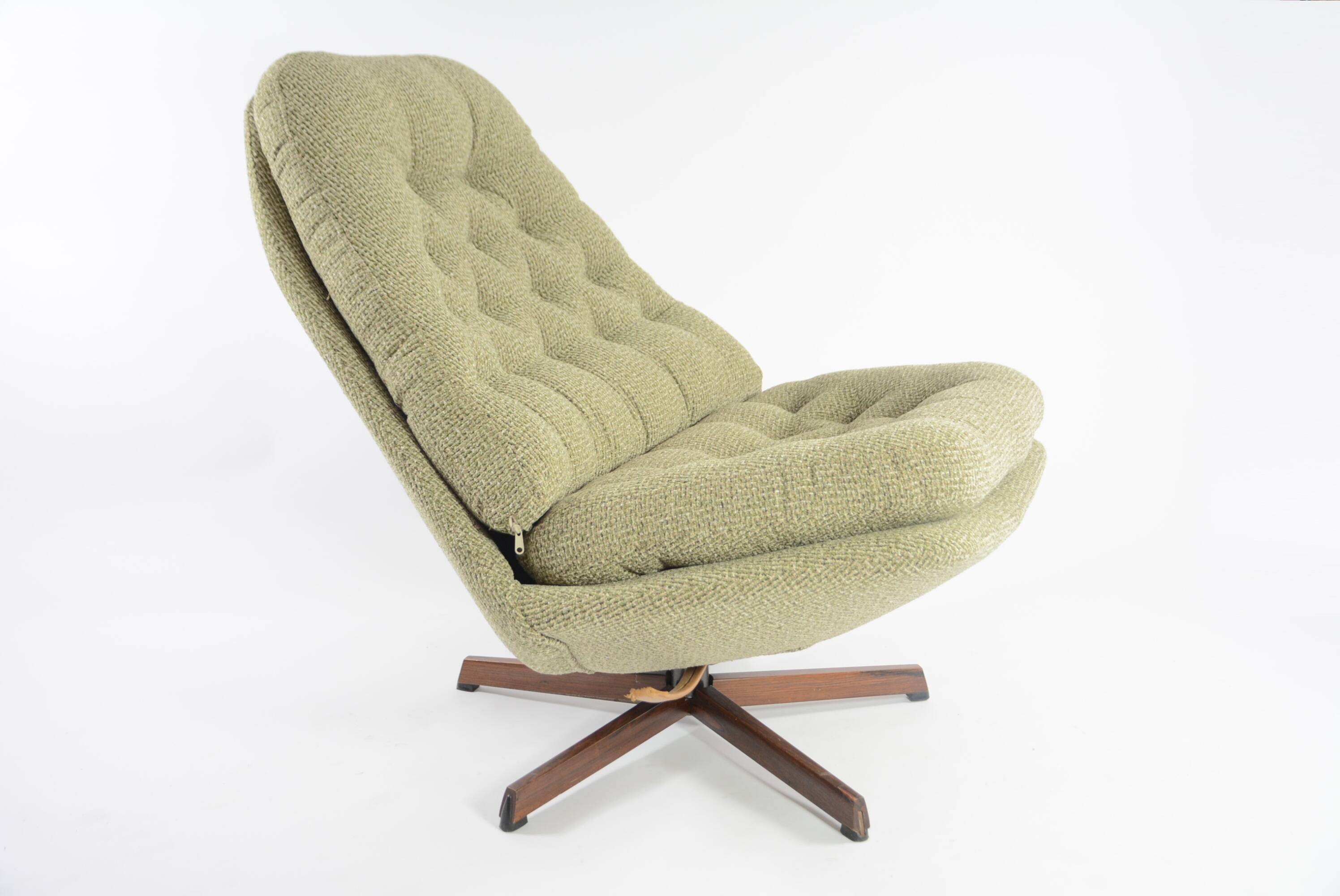 Chauffeuse pivotante scandinave verte