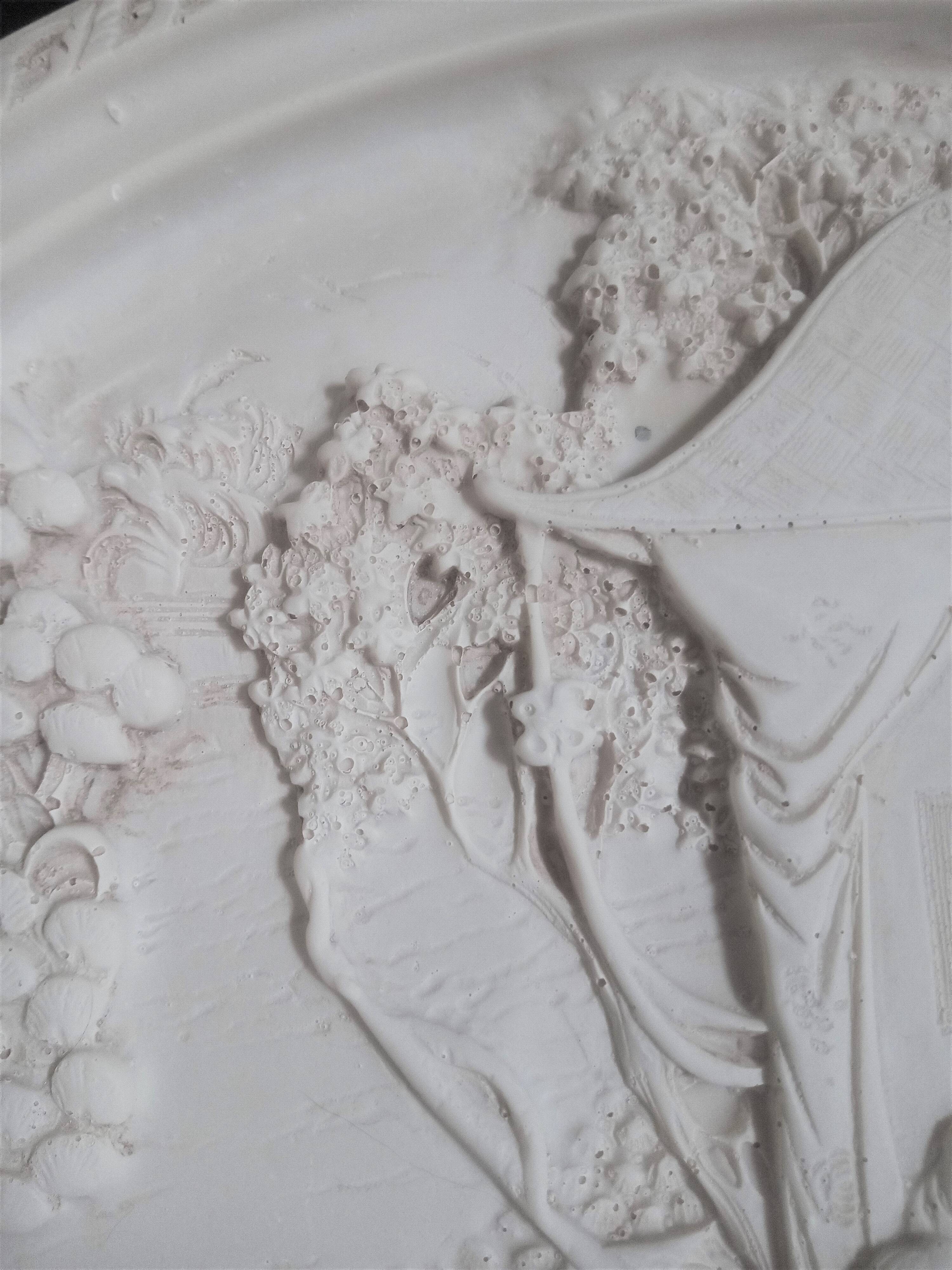 Large Chinese resin dish, sculpted motifs, signed