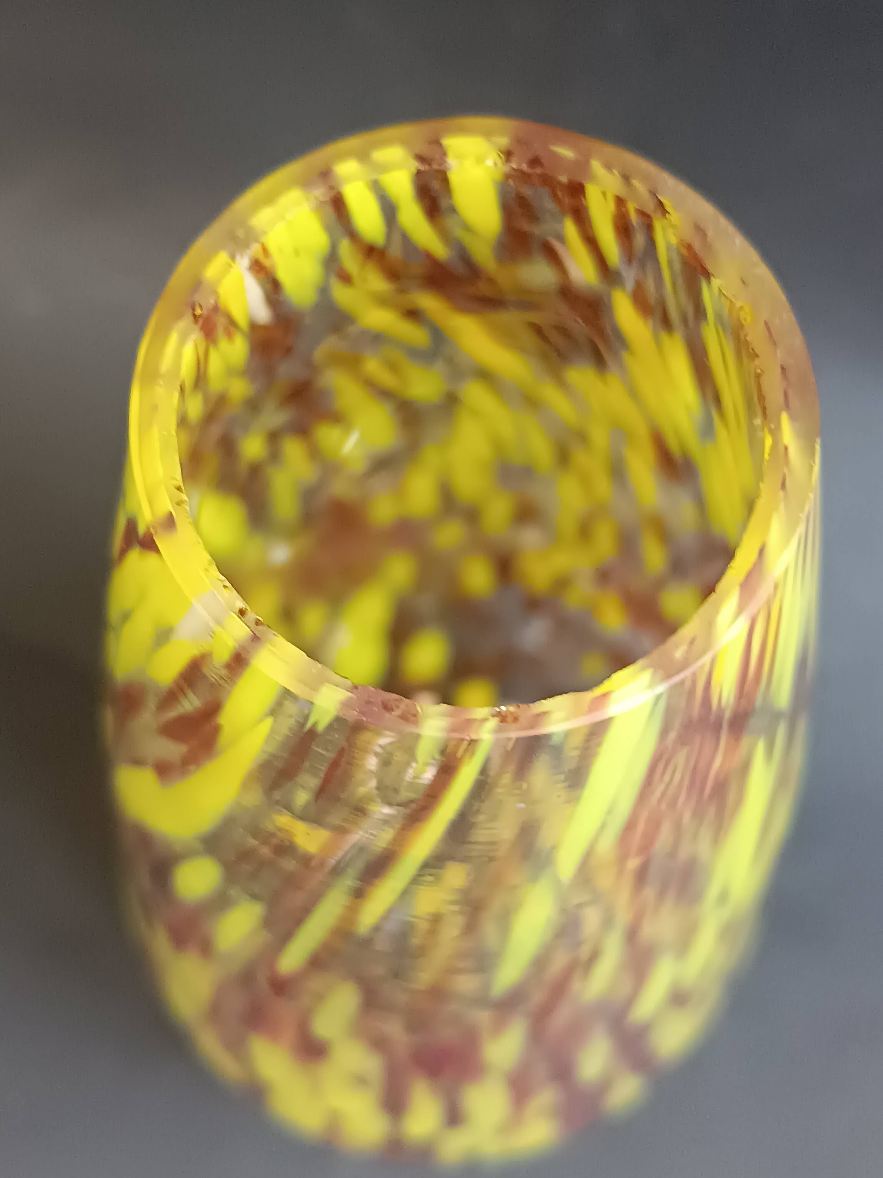 Vase conique verre de Murano moucheté jaune 1970
