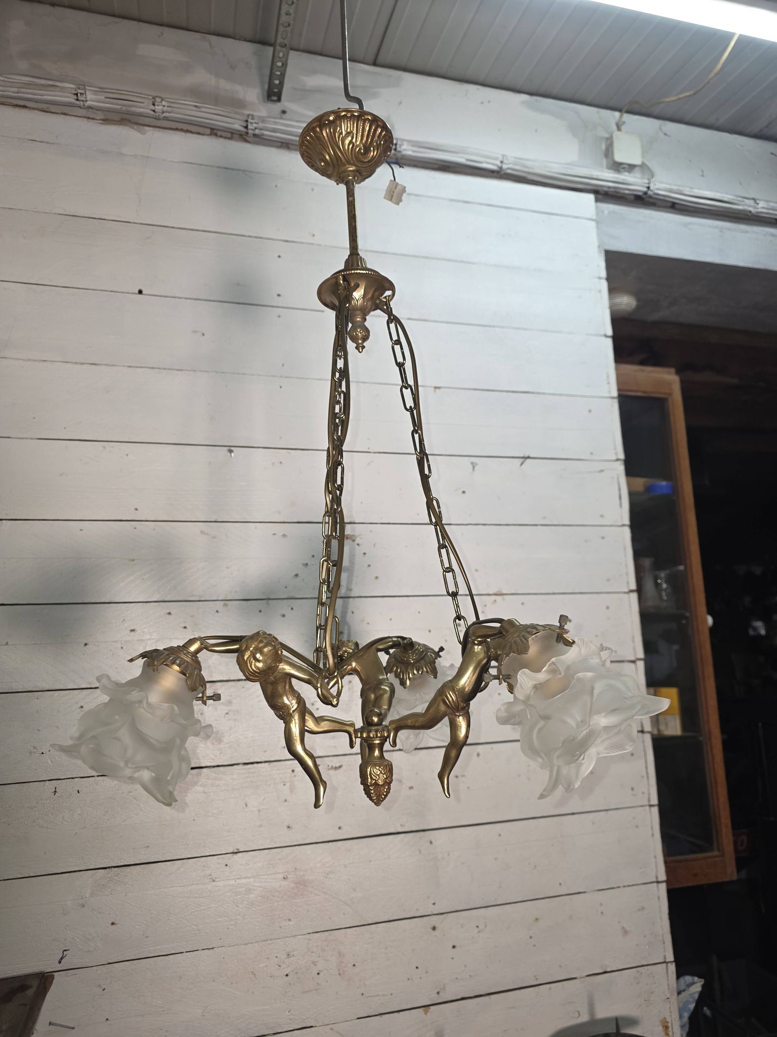 Lustre aux angelots en bronze années 70