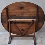 Oval table winemaker