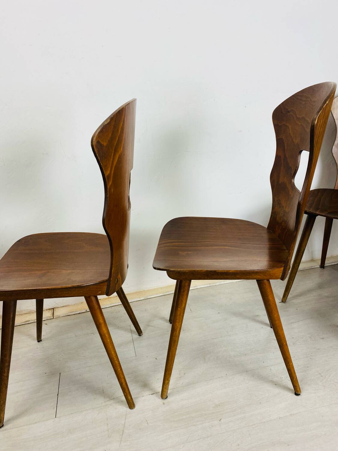 24 chaises bistrot Baumann, modèle Gentiane