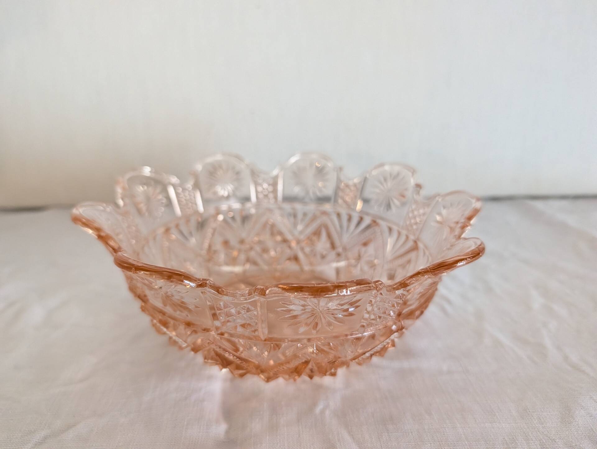 Pressed glass pink coupe with geometric decoration – mid 20th century
