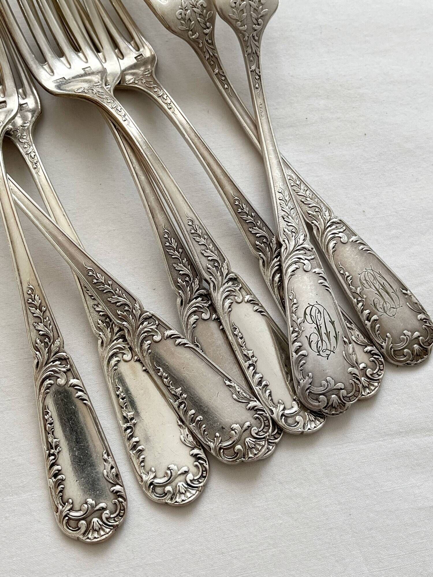 Set de 8 fourchettes en métal argenté sfam