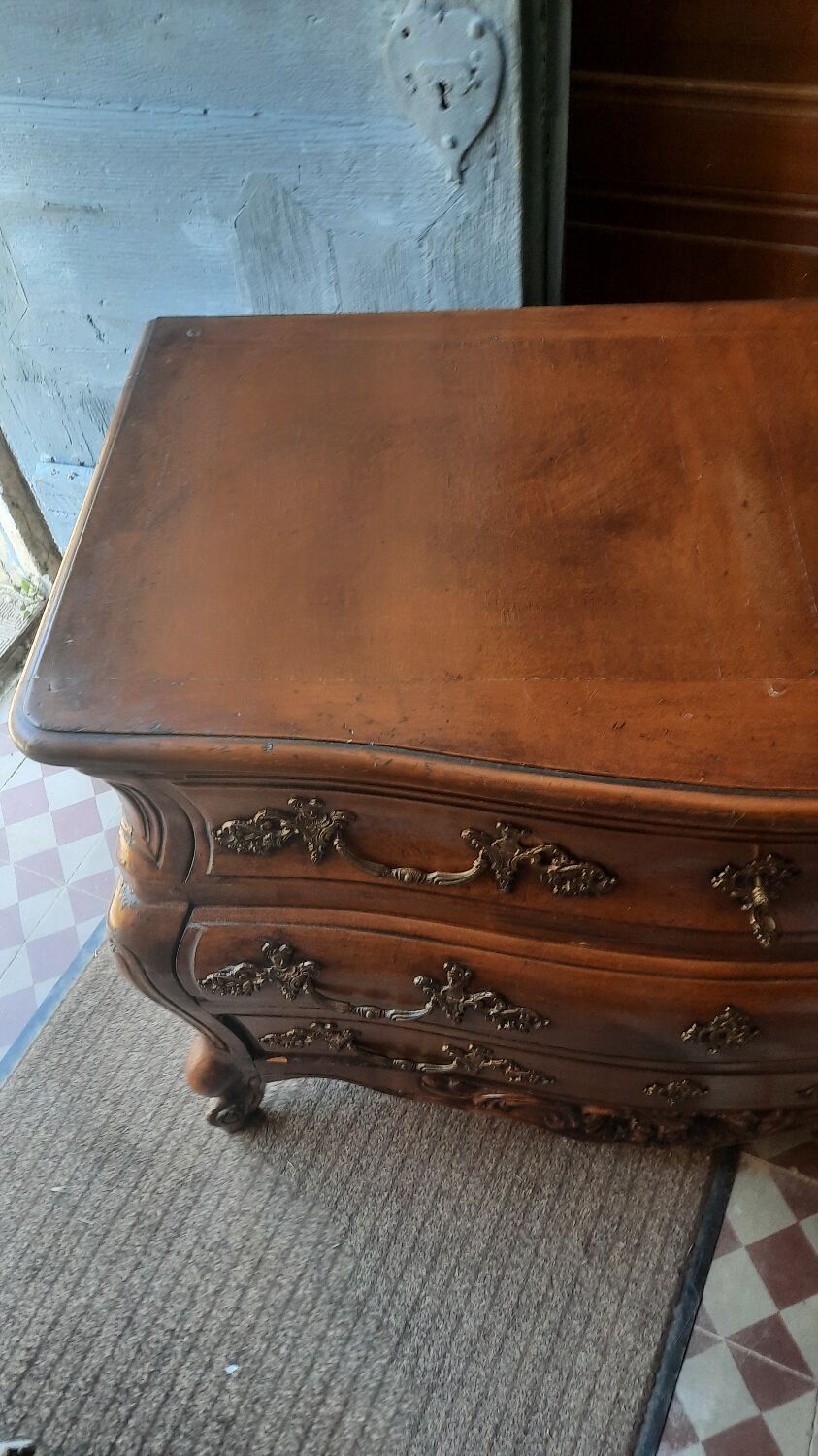 Bordeaux-style chest of drawers