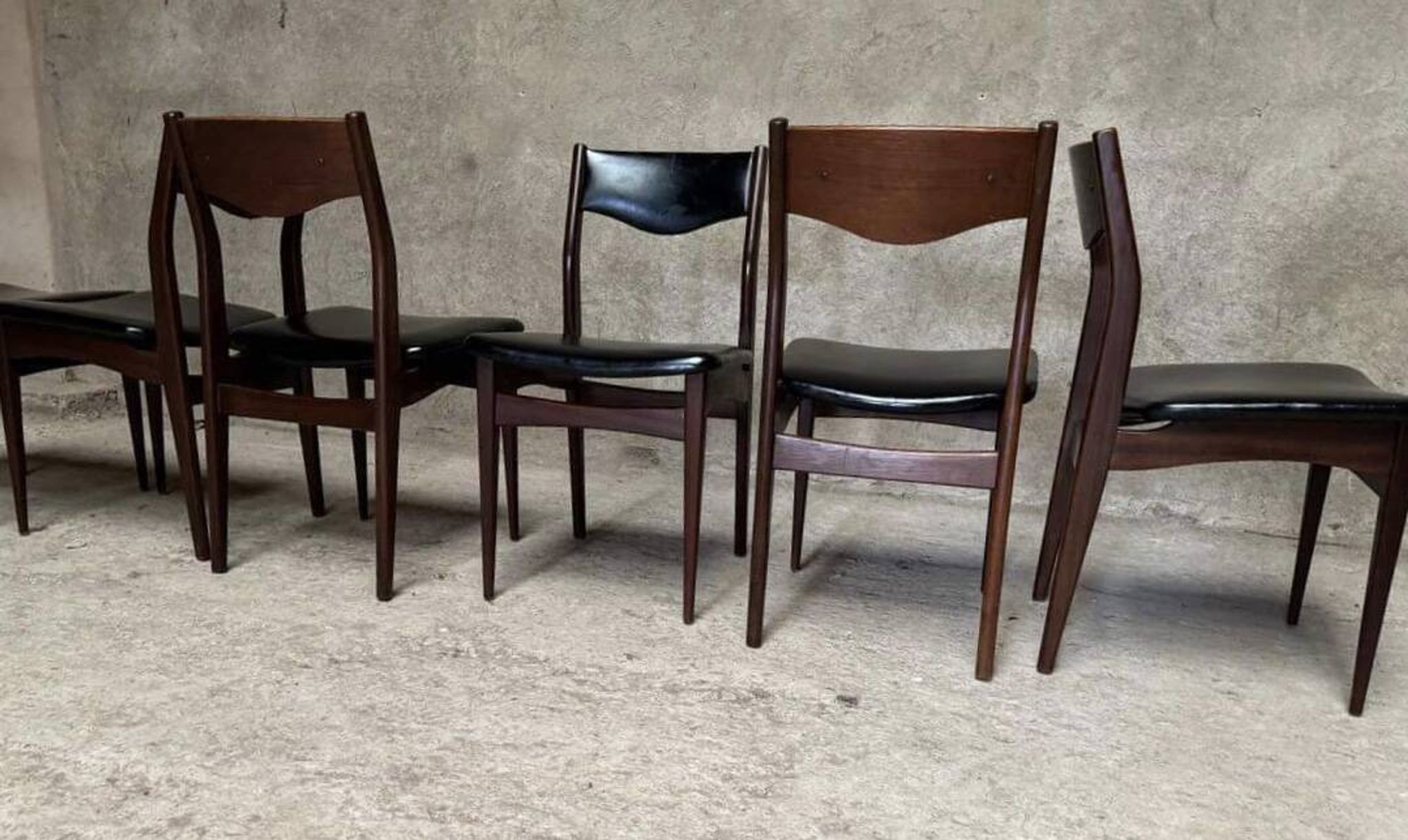 Series Set of 6 vintage Scandinavian rosewood chairs from the 1960s