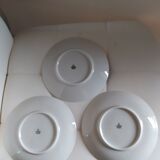 Under porcelain cups