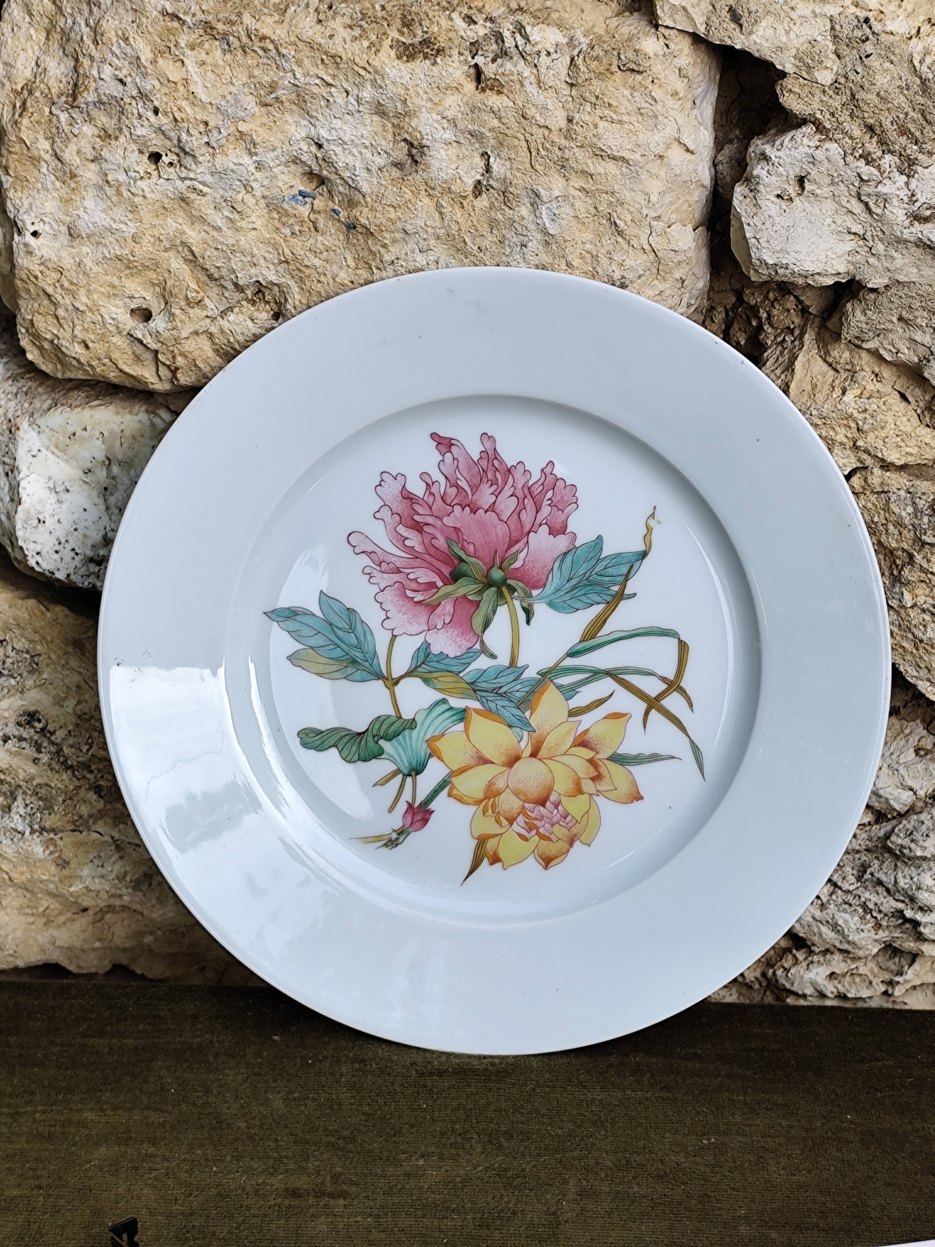 Porcelain dish