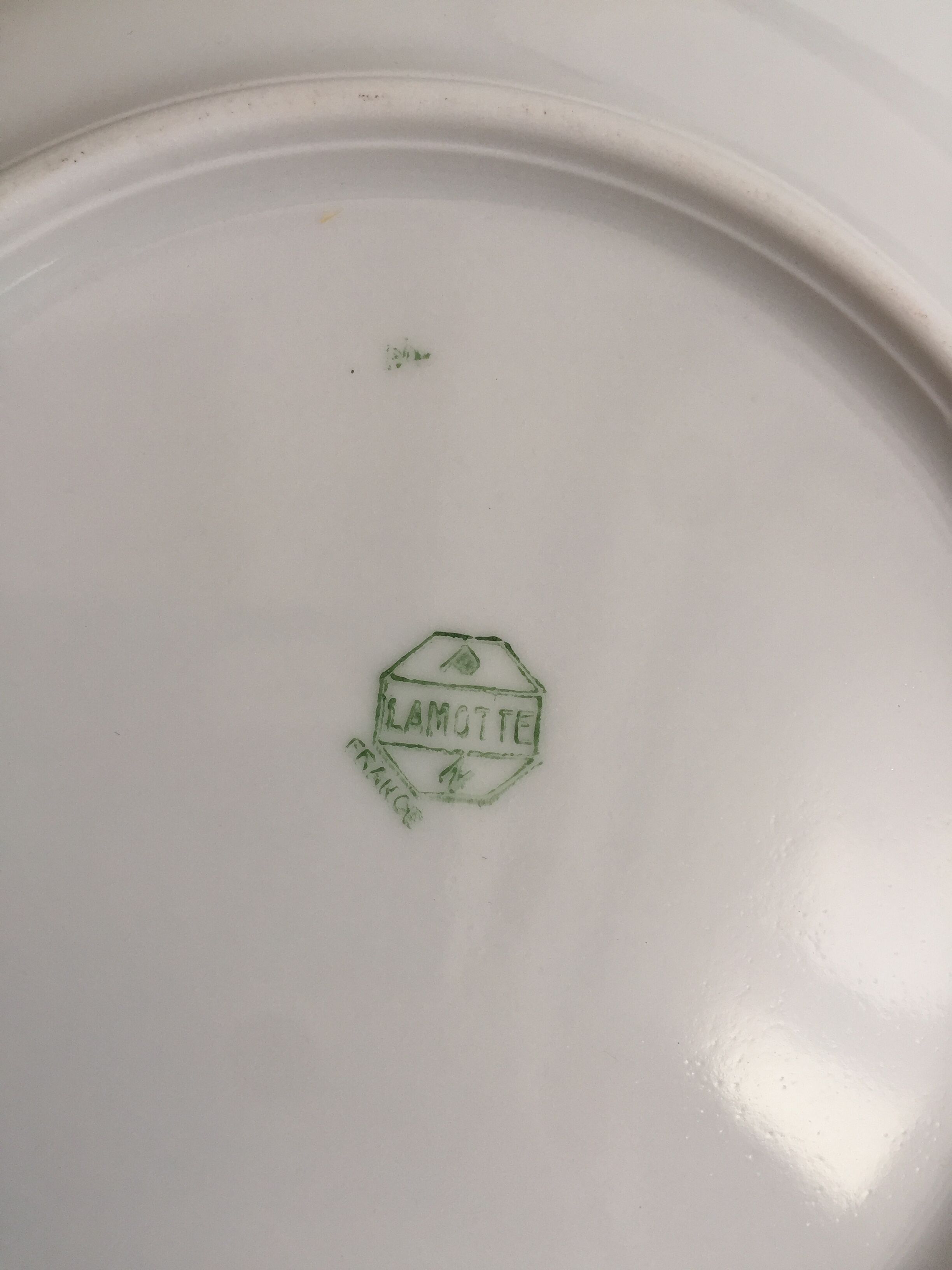 Set of 6 vintage soup plates