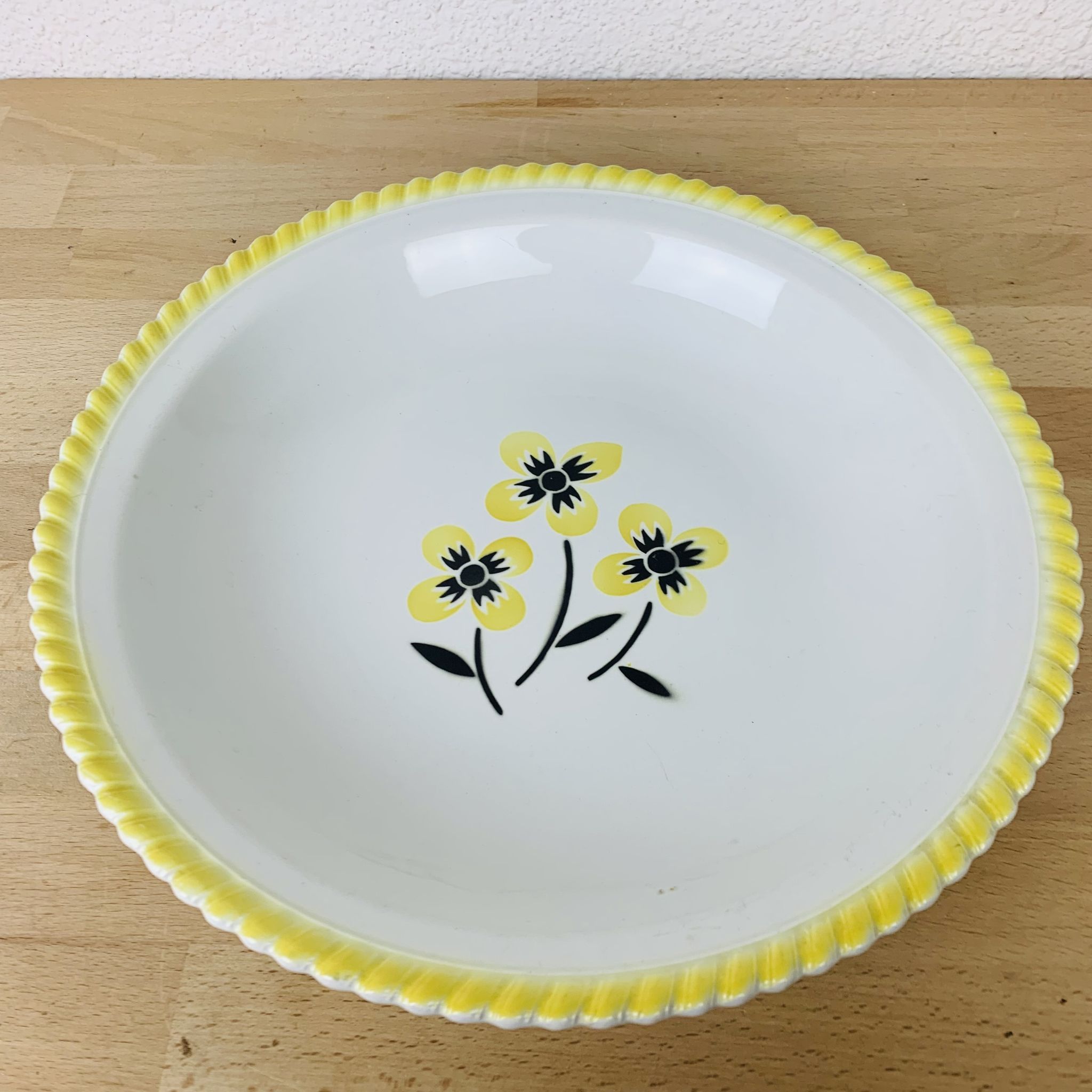 Plats et soupière en céramique vintage