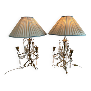 Paire lampes, bougeoirs 3 feux, shabby chic, pampilles en verre, pendeloques, abat-jour tissu plissé
