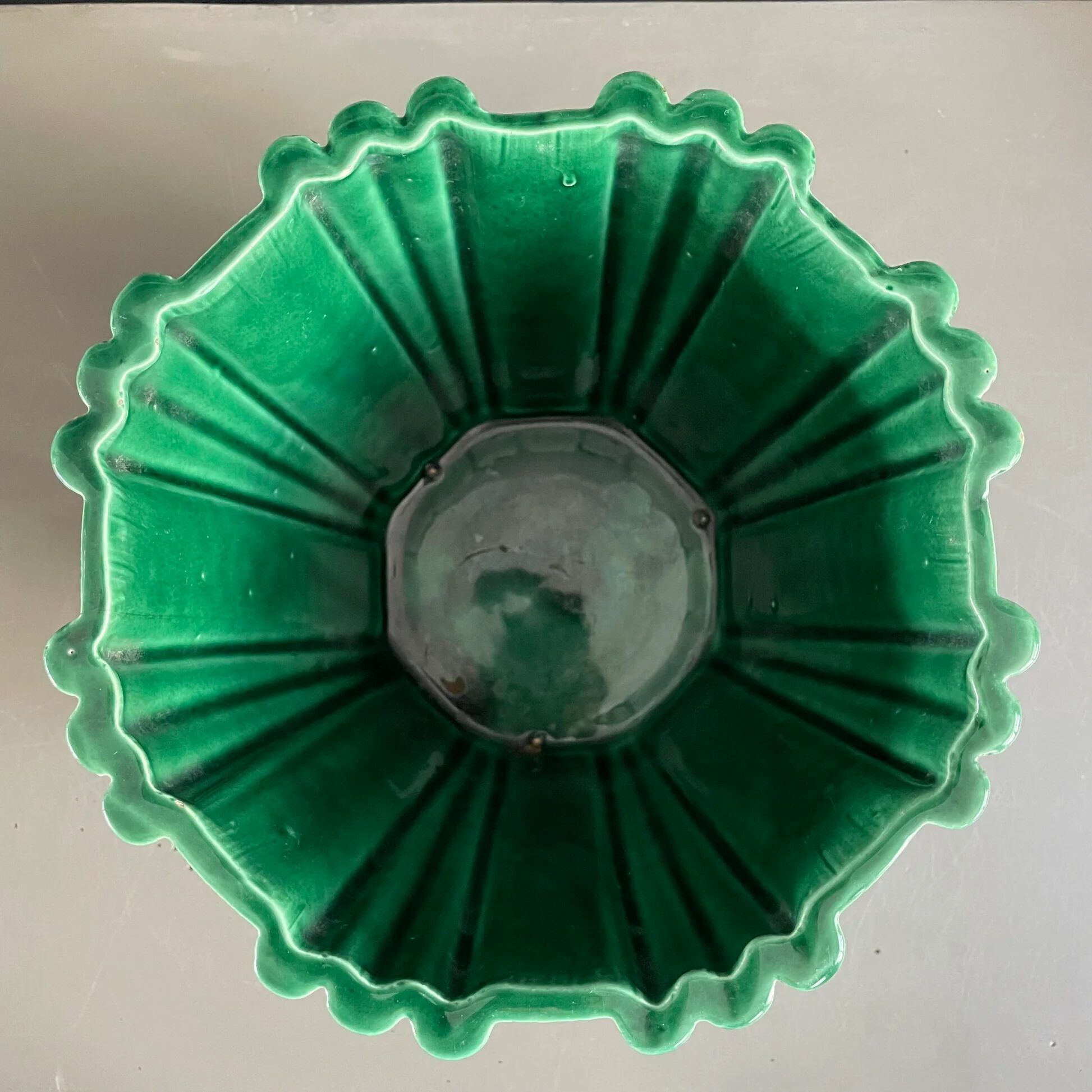 Cache-pot P.L. France Poët Laval in green ceramic