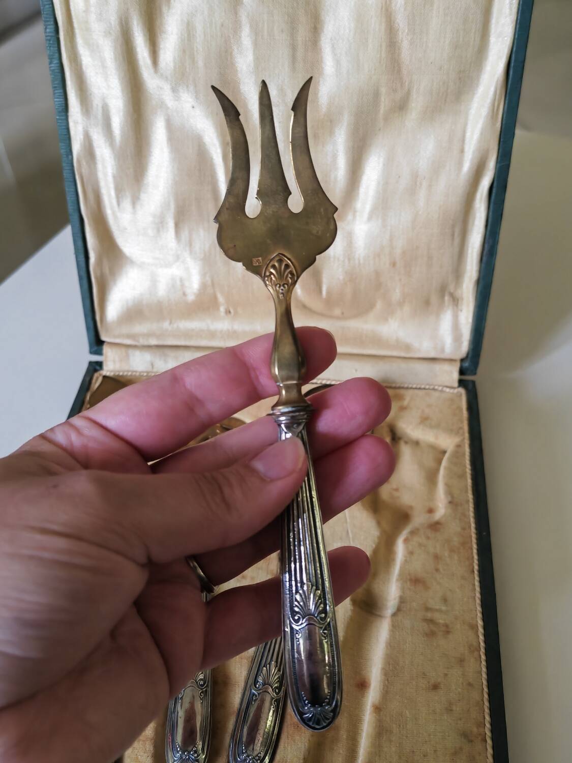 Cutlery box for sweet treats