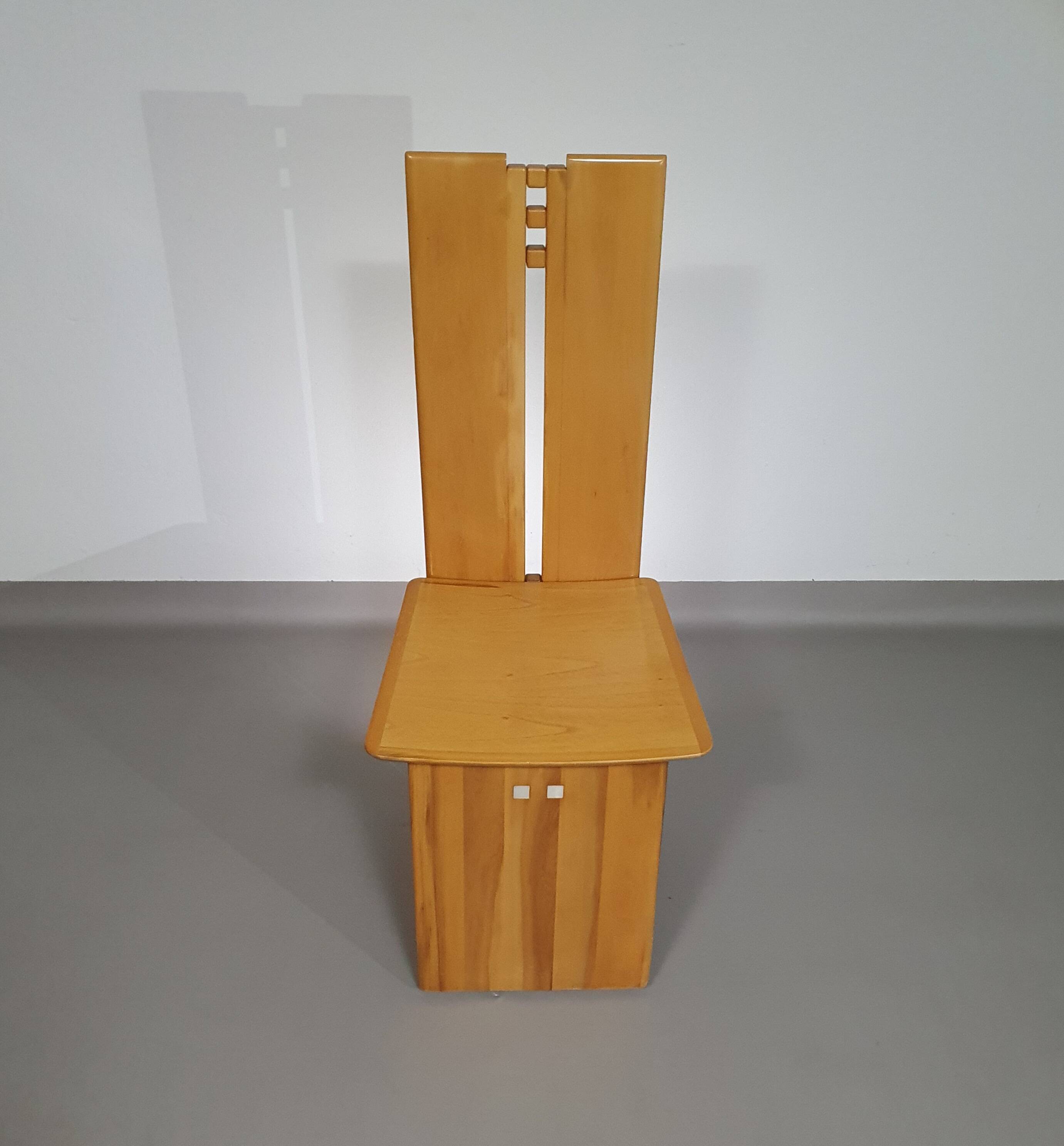 Mycene chair by Ferdinando Meccani for Meccani Arredamenti, 1978. Cherry chair. Dimensions 43.5 x 44