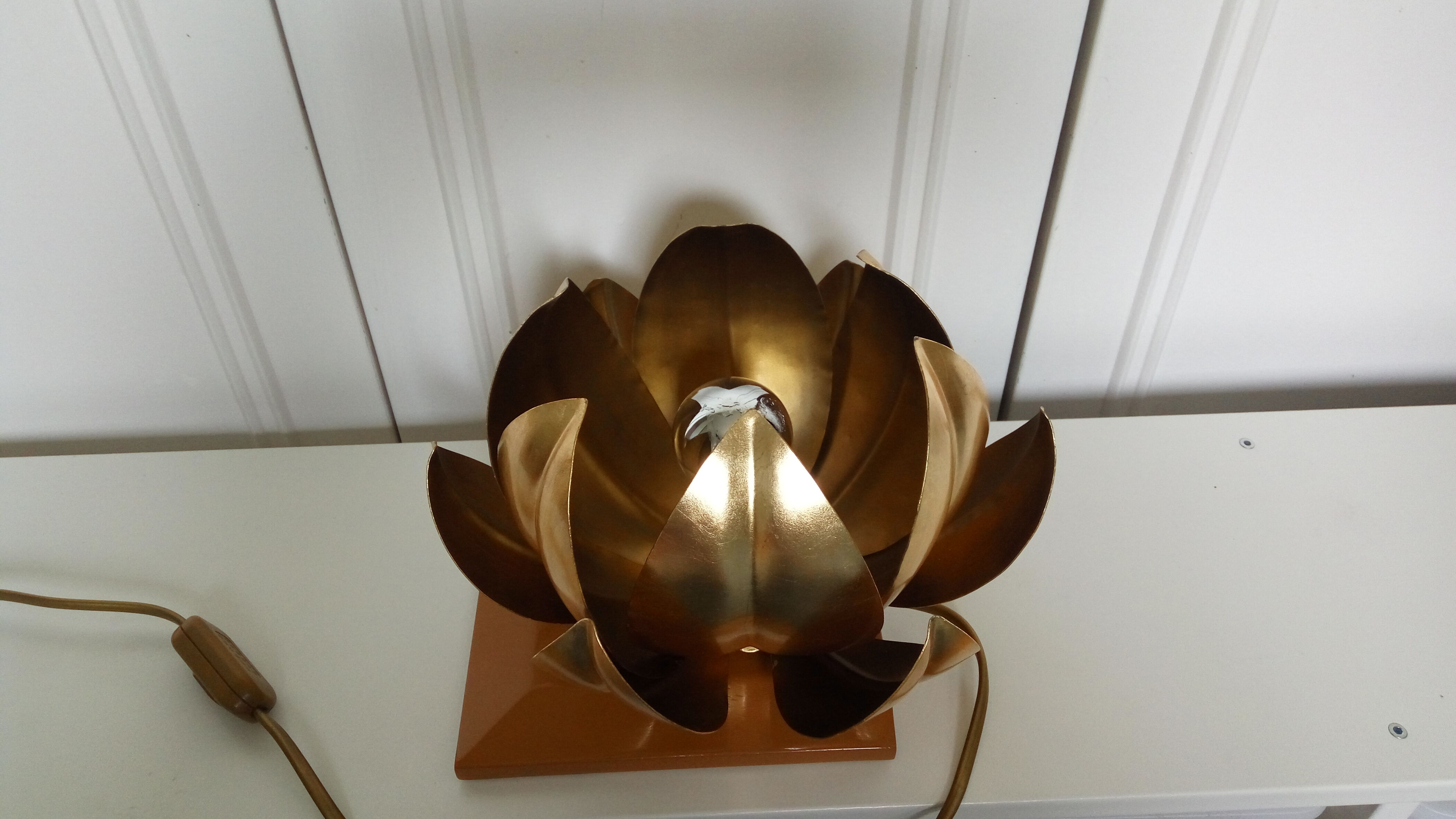 Lotus lamp