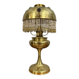 Art Nouveau oil lamp in gilded and chiseled brass circa 1900
