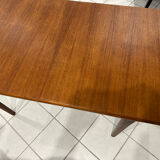 Large extendable Scandinavian table in vintage teak from the 1970s.