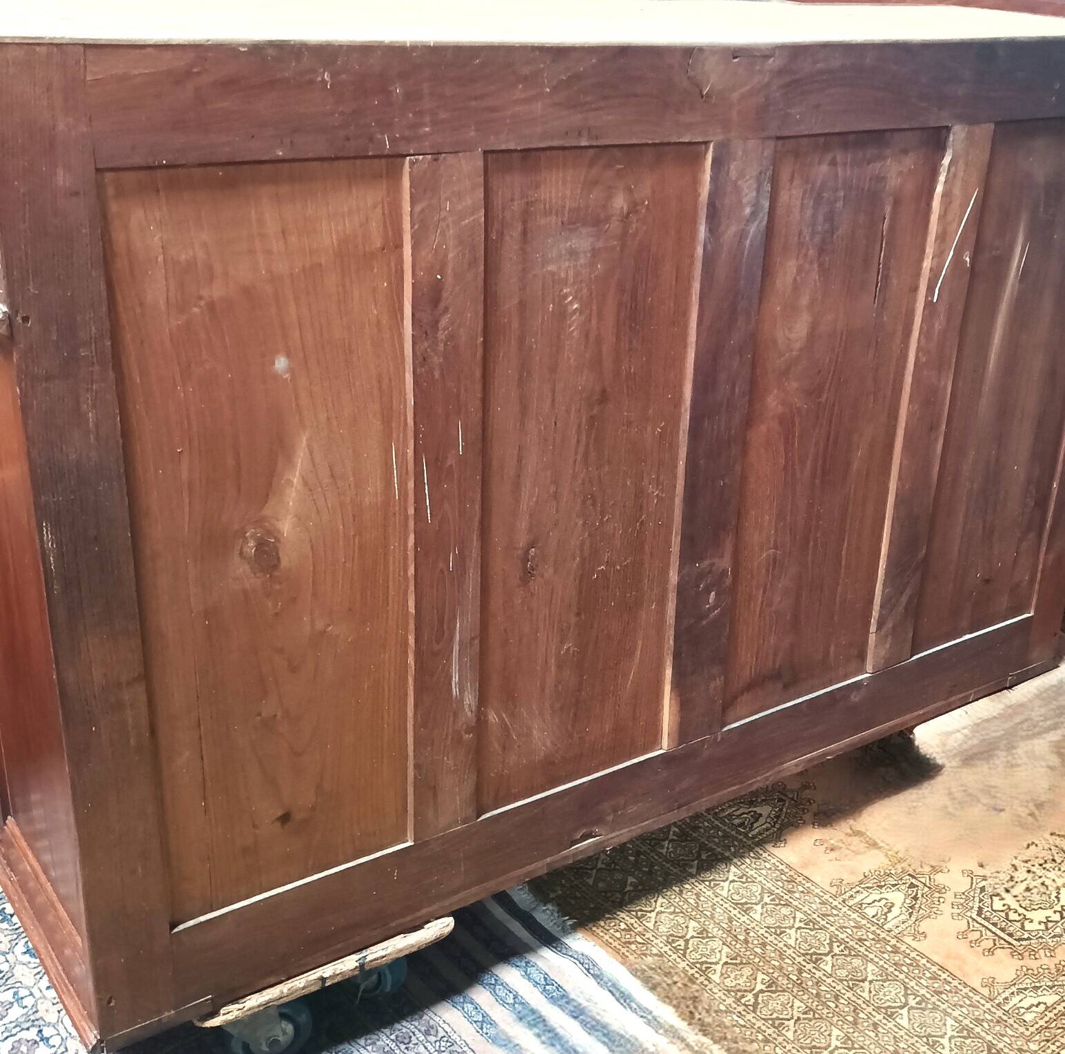 Art Nouveau buffet in carved oak with vine decoration