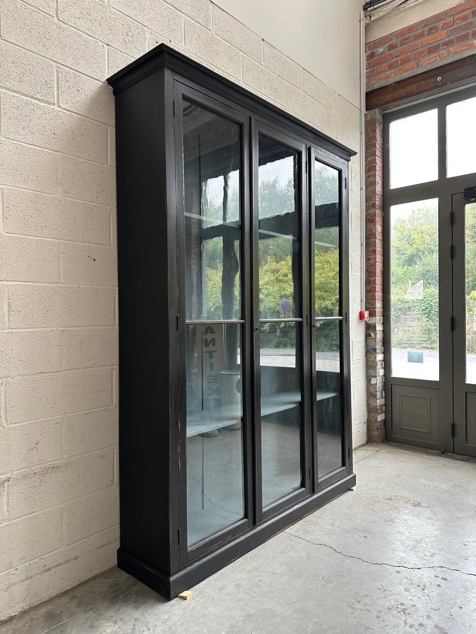 Late 19th century museum display case