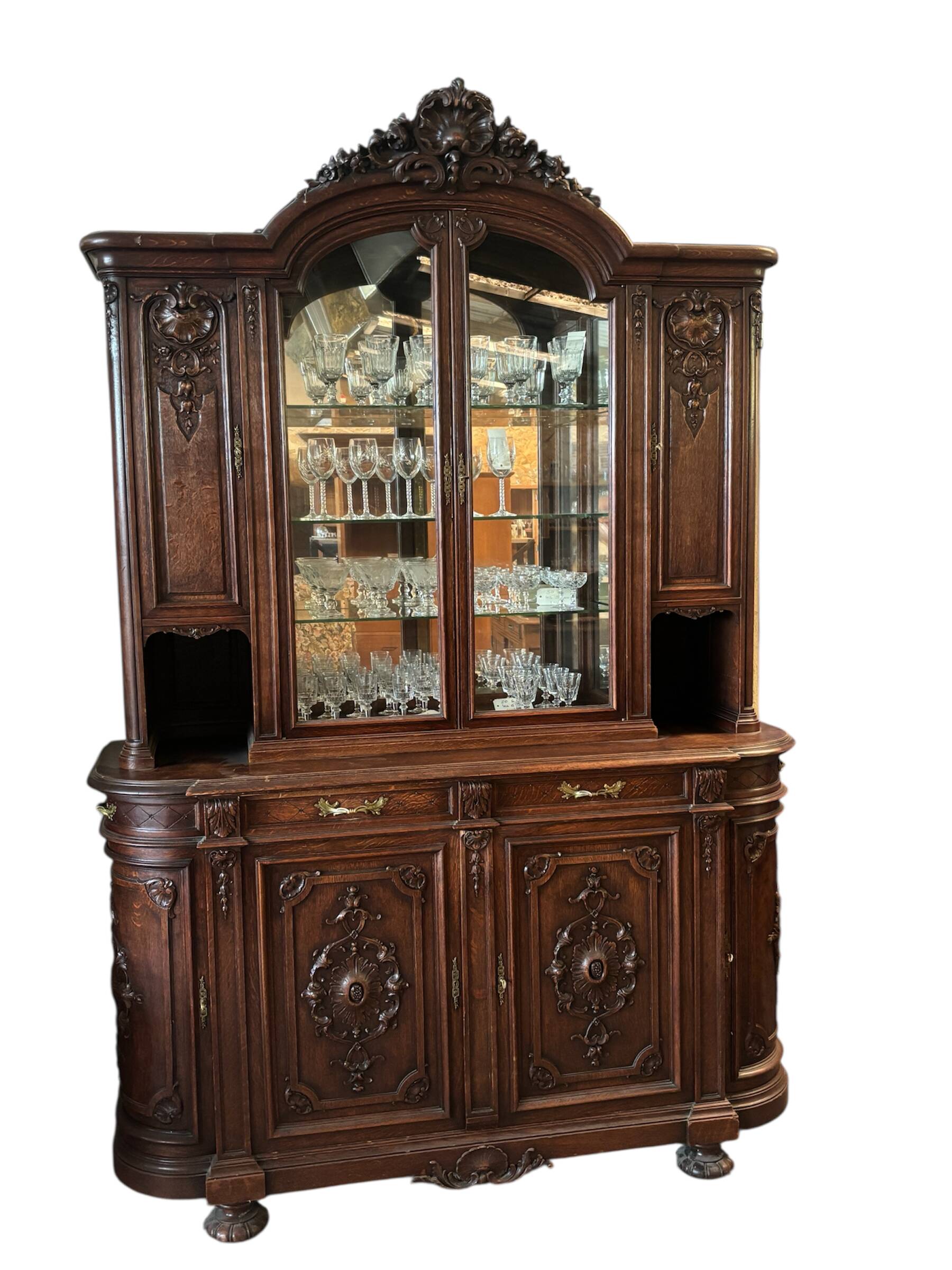 Rococo style Louis XV display cabinet/ showcase