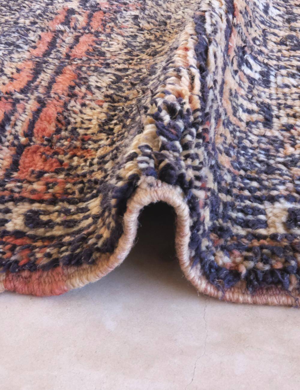 Vintage Berber Rug - 287 x 202 cm