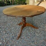 Antique solid wood table / pedestal table
