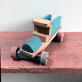 Jouet camion en bois bleu 50's