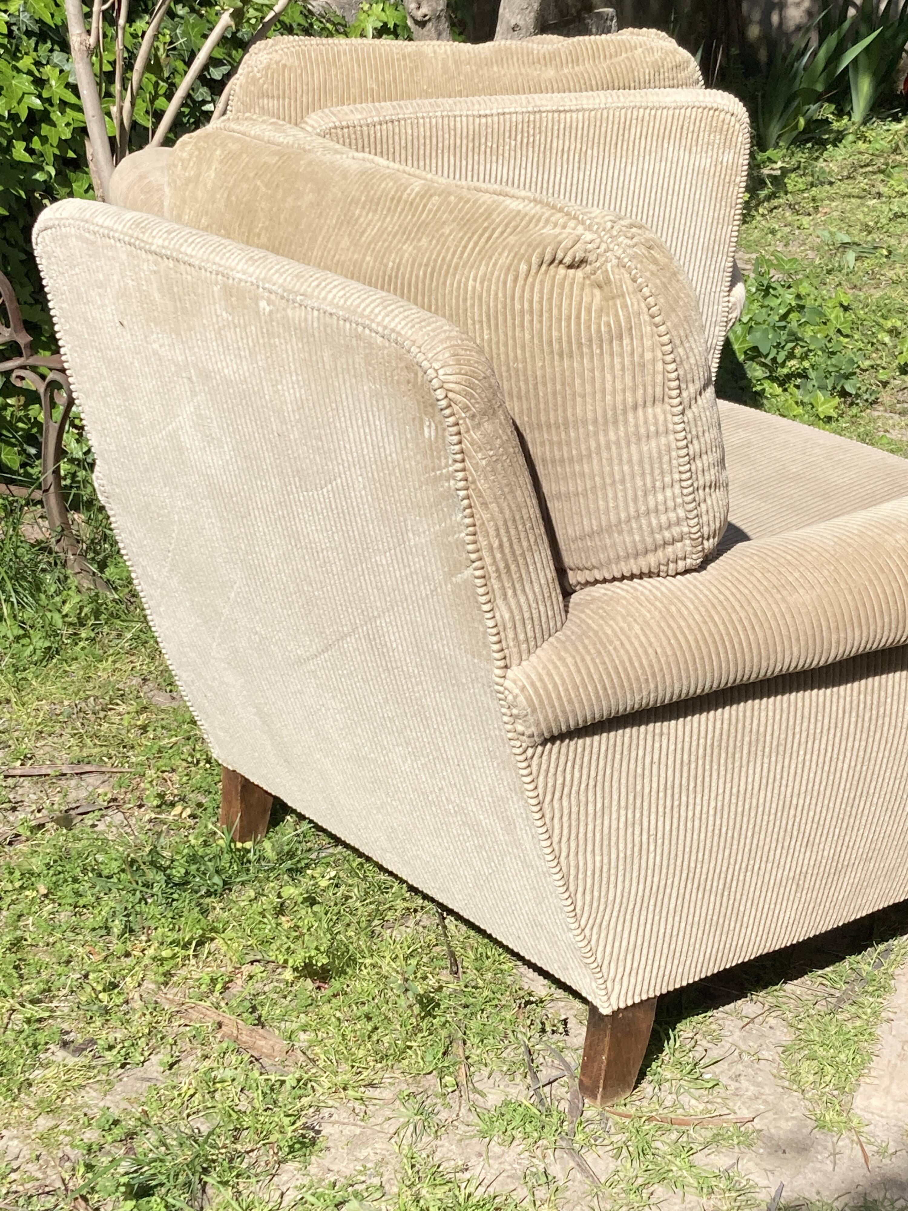 Paire de fauteuils vintage en velour côtelé