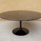 Table basse tulipe vintage en marbre noir