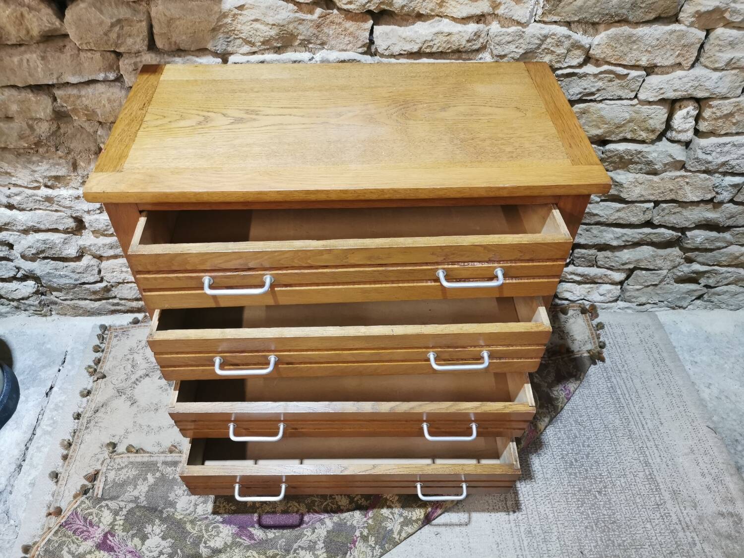 Commode vintage