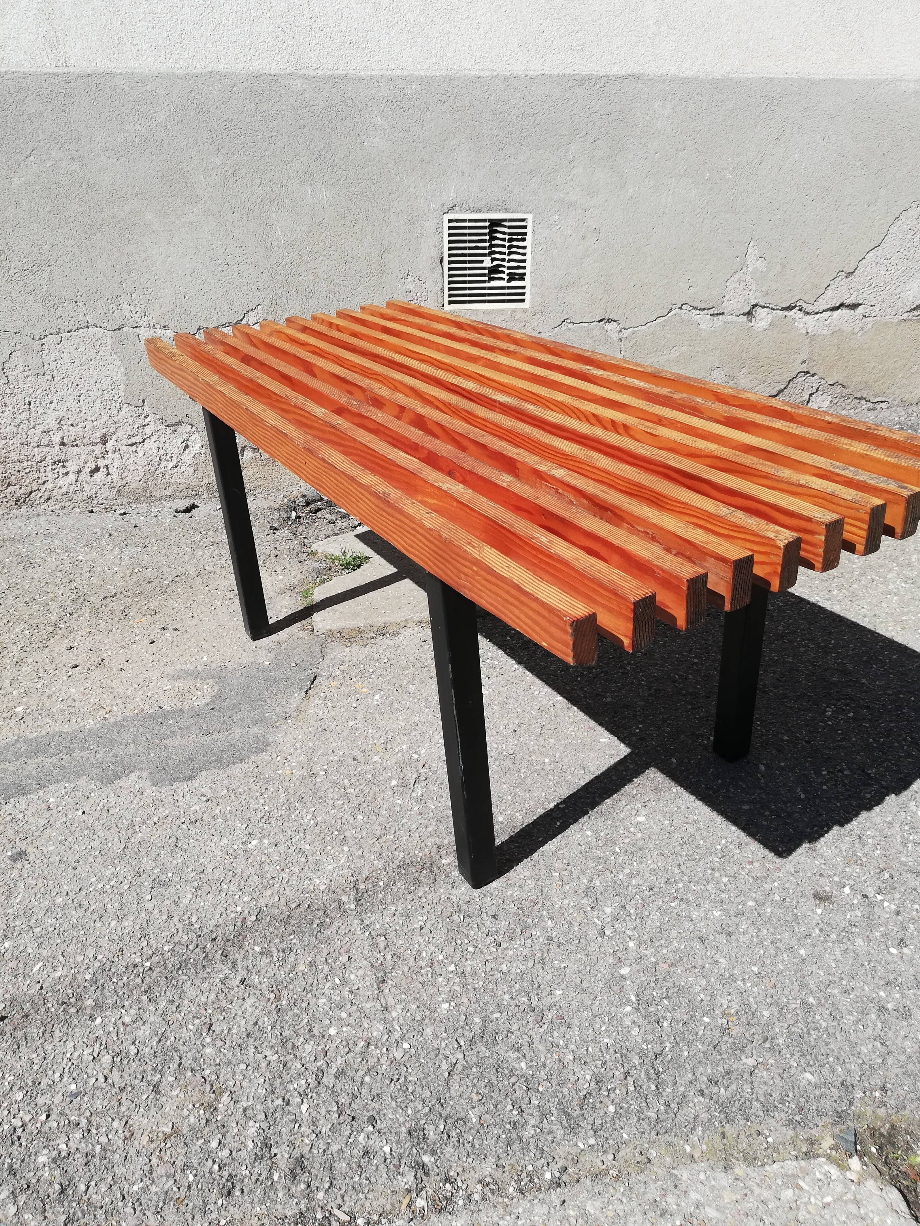 Banc vintage métal et lattes de bois