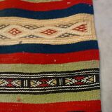 Tapis multicolores en laine