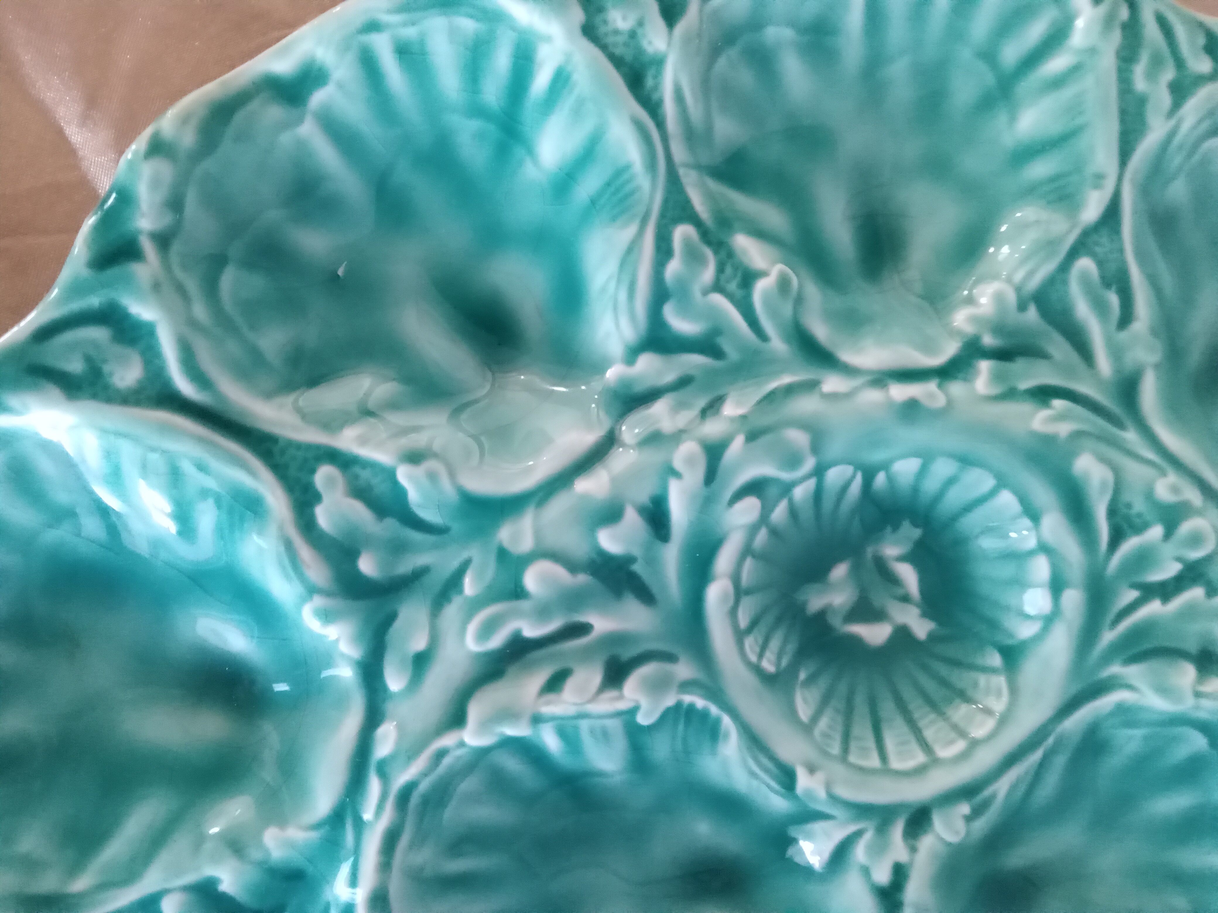 Gien 12 oyster dish