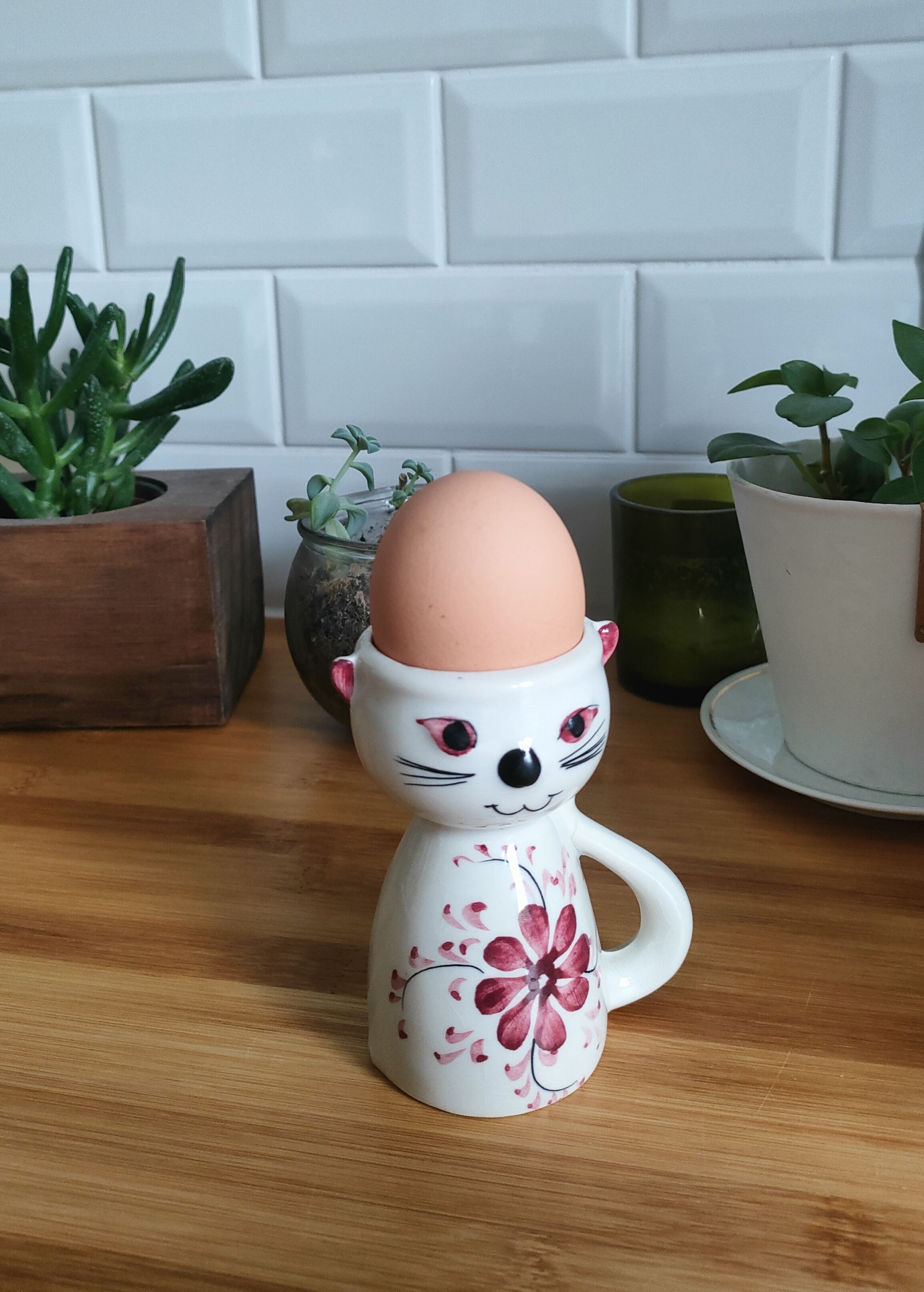 Vintage portuguese coquetier