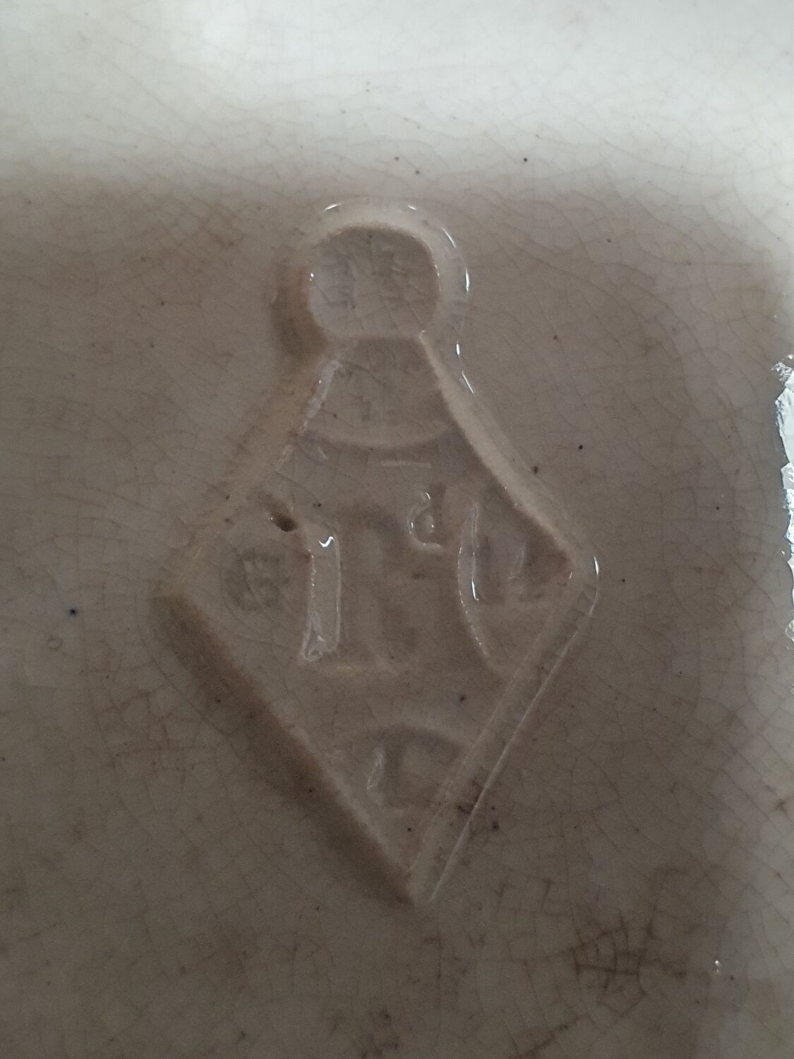 Antique English soup tureen on pedestal – Model "Clovis" – Late 19th century