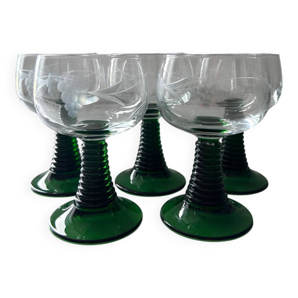 Service de 5 verres Roemer gravés