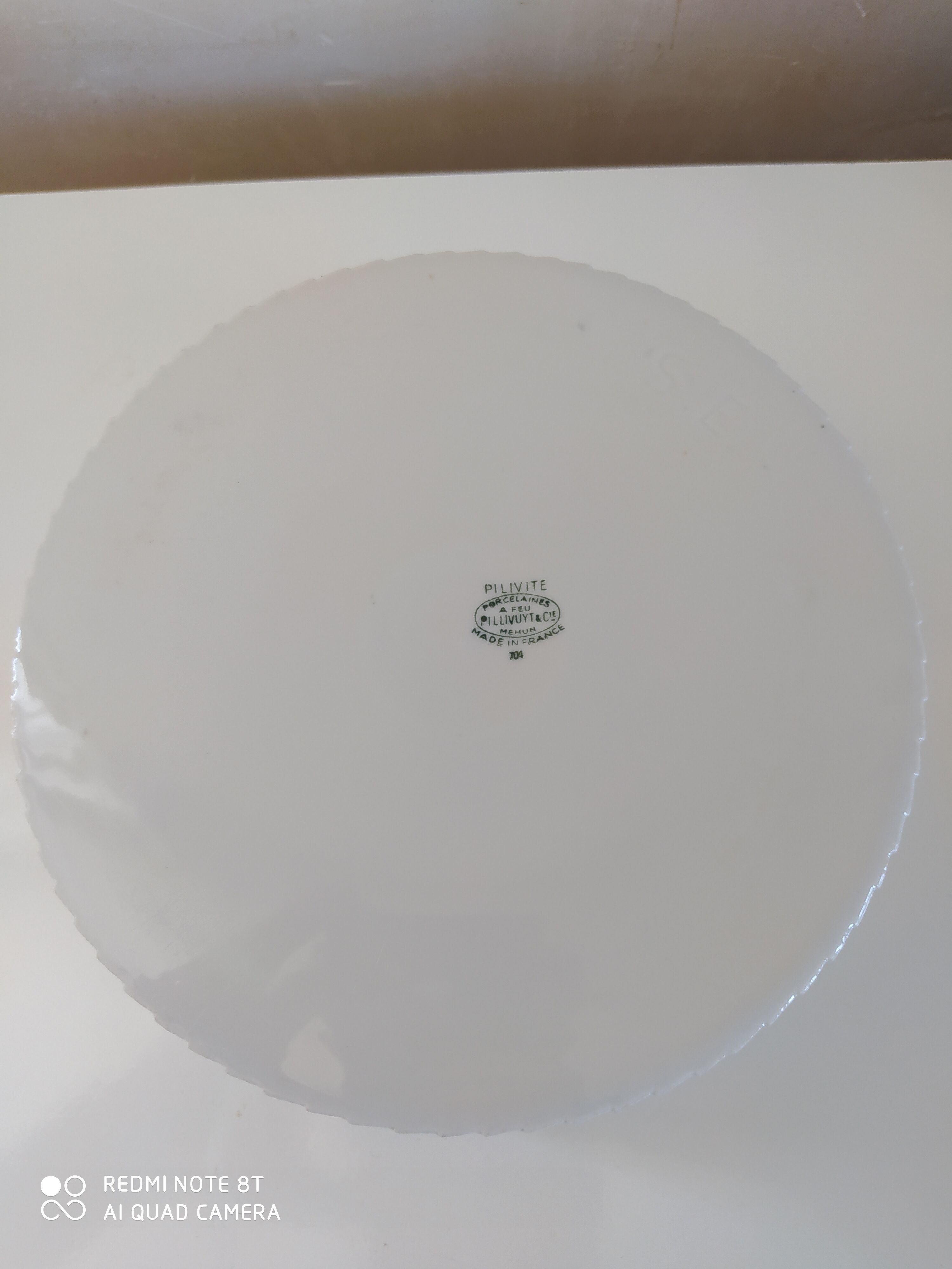 Blown mold, cake, porcelain bowl of PILLIVUYT