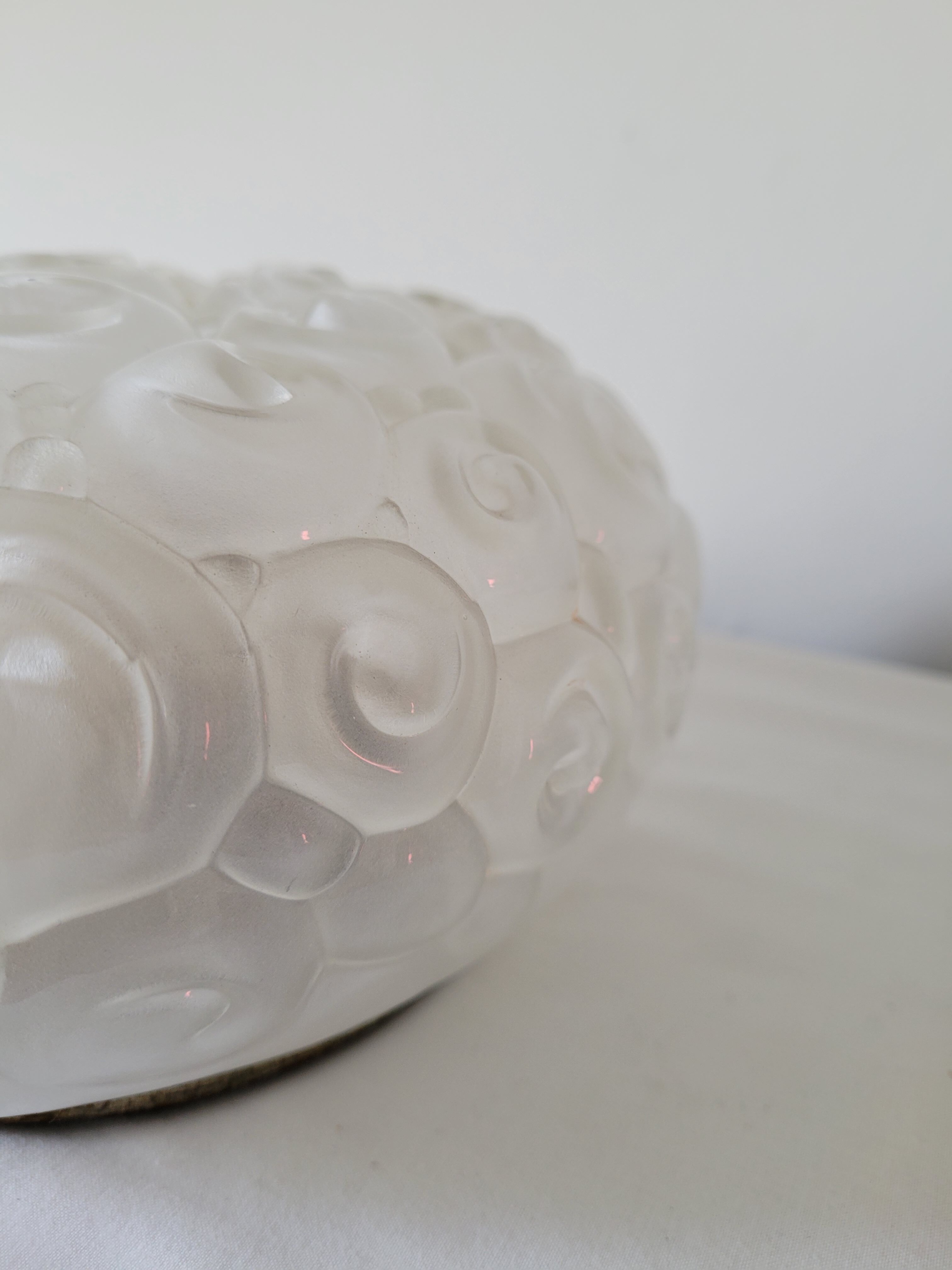 Ceiling lamp flowers in molded glass