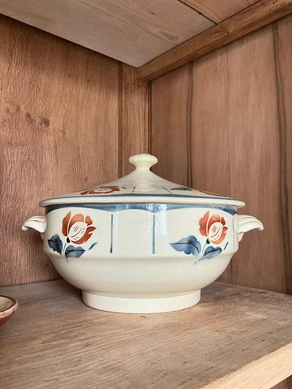 Digoin soup tureen