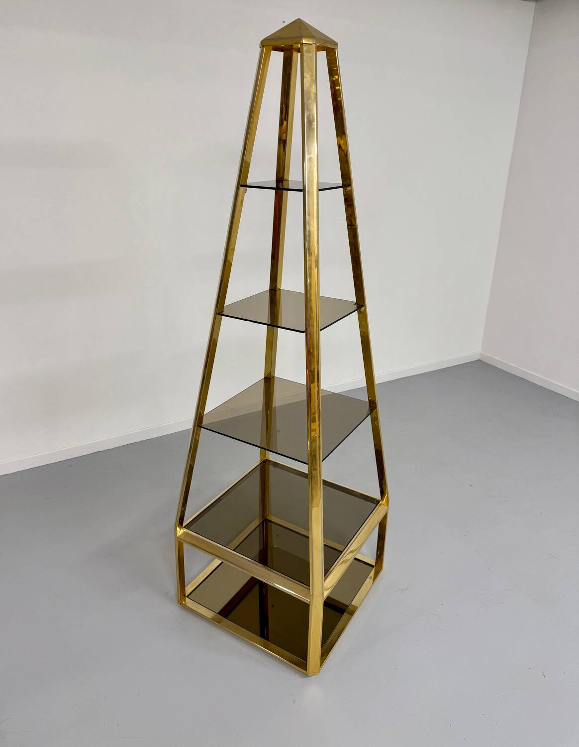 Pyramid Shelf, Hollywood Regency design, Gold Brass, Smoked Glass, 1960s