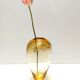 Vase en verre de Murano couleur paille attribué à Fratelli Toso avec aventurine