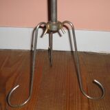 Cendrier sur pied tripode soucoupe rouge marquée "Assiette Volante"
