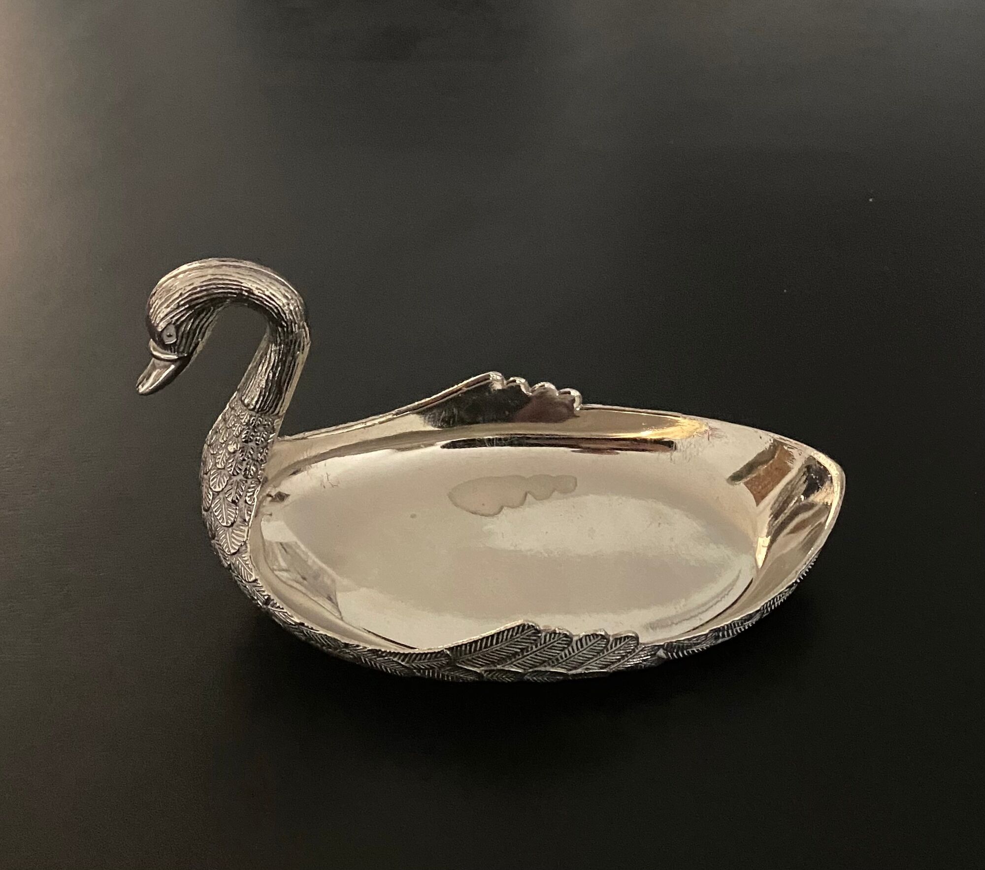 1 jewelry cup or empty metal swan shaped pocket