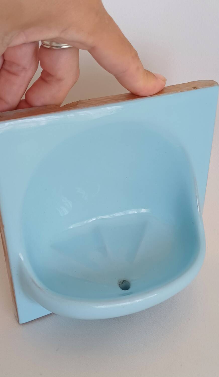 Ceramic soap dish