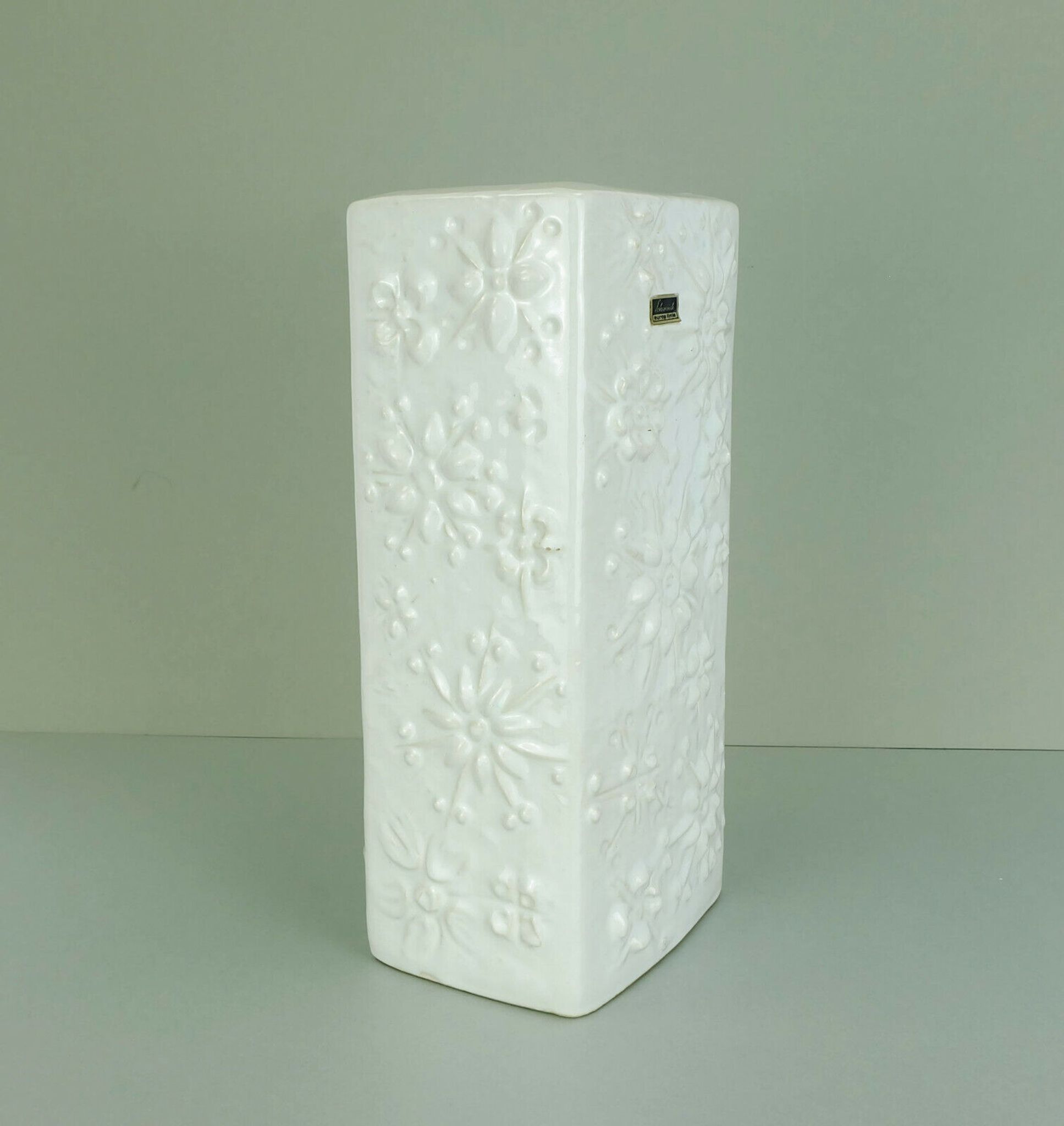 Vase vintage allemand de l'Ouest Scheurich Kosmos, émaillé blanc, motif sputnik modèle 263-31.